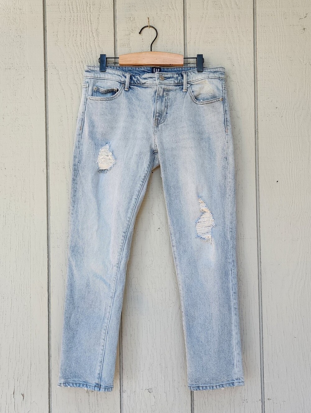 Gap Girlfriend Distressed Light Wash Jeans Sz 28